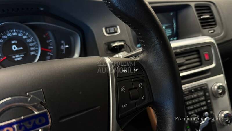 Volvo V60 //2.0 D4//MEM/FUL