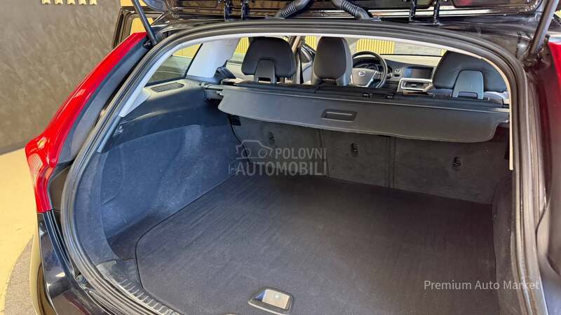 Volvo V60 //2.0 D4//MEM/FUL