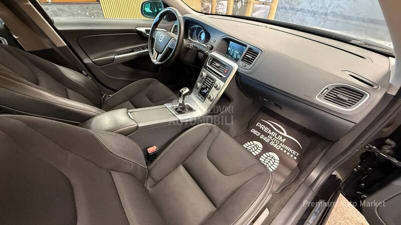 Volvo V60 //2.0 D4//MEM/FUL