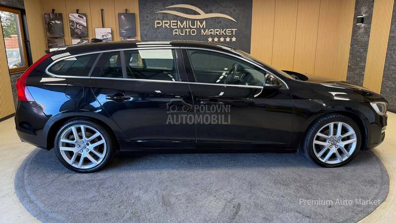 Volvo V60 //2.0 D4//MEM/FUL
