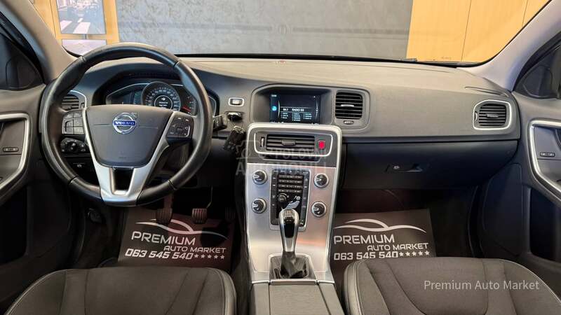 Volvo V60 //2.0 D4//MEM/FUL