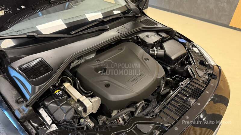 Volvo V60 //2.0 D4//MEM/FUL