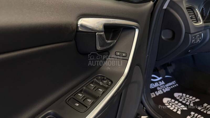 Volvo V60 //2.0 D4//MEM/FUL