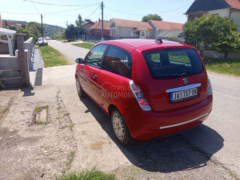 Lancia Ypsilon 