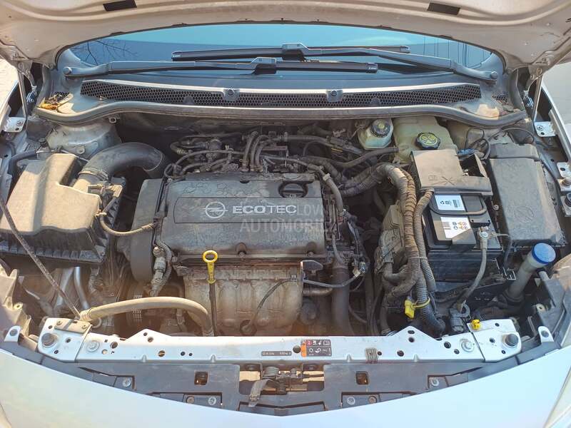 Opel Astra J ENJOY 1.6