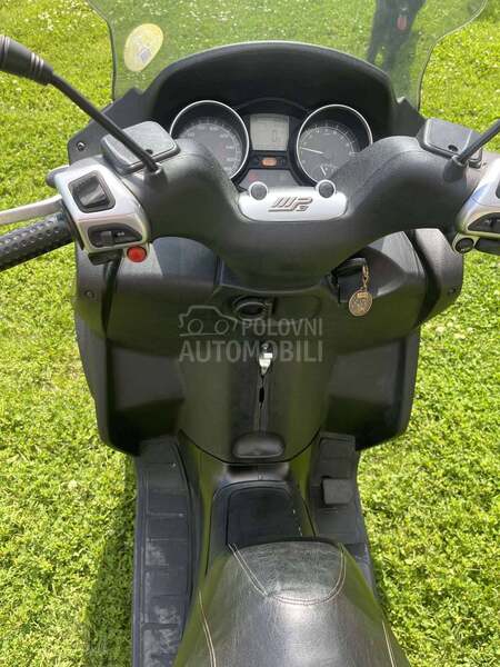 Piaggio MP3 LT