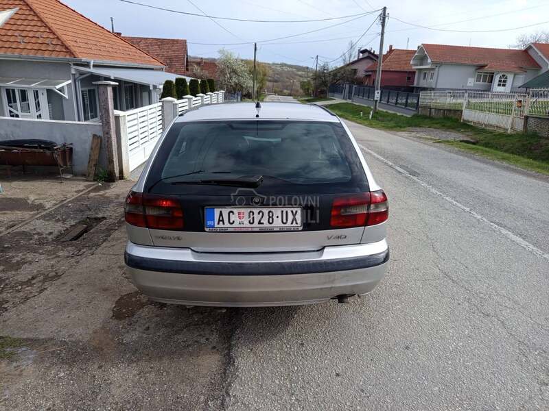 Volvo V40 