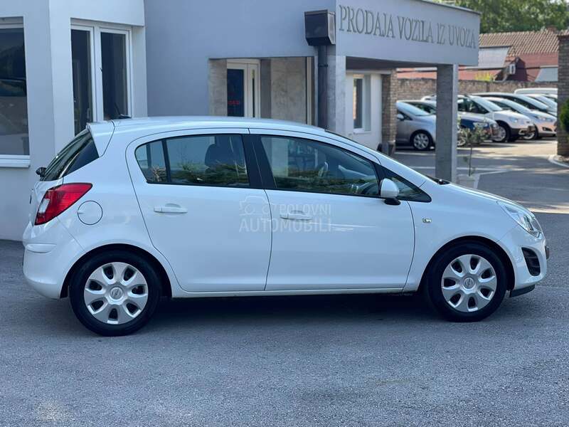 Opel Corsa D N A V I