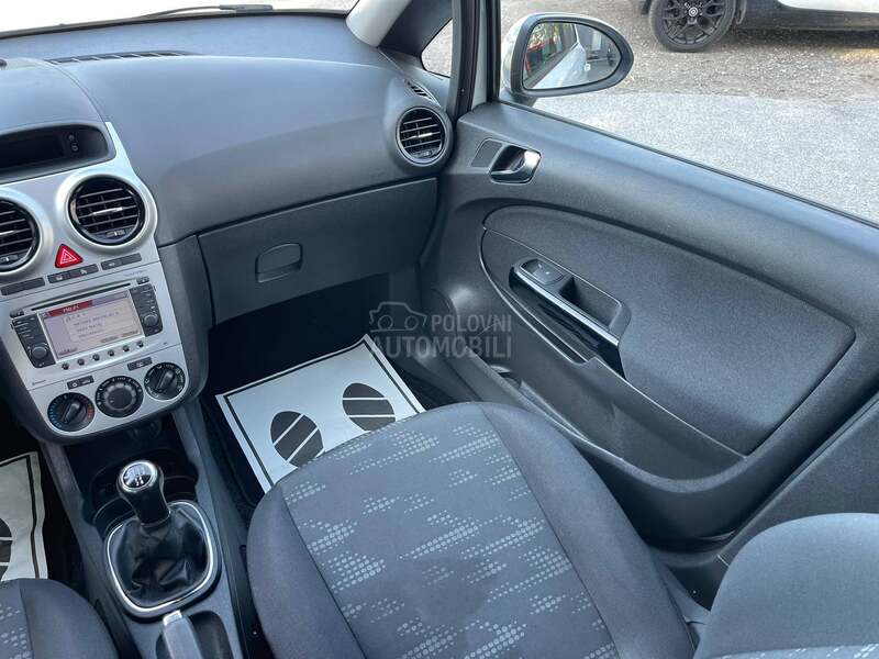 Opel Corsa D N A V I