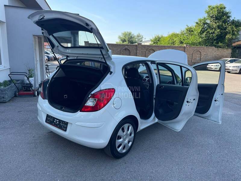 Opel Corsa D N A V I
