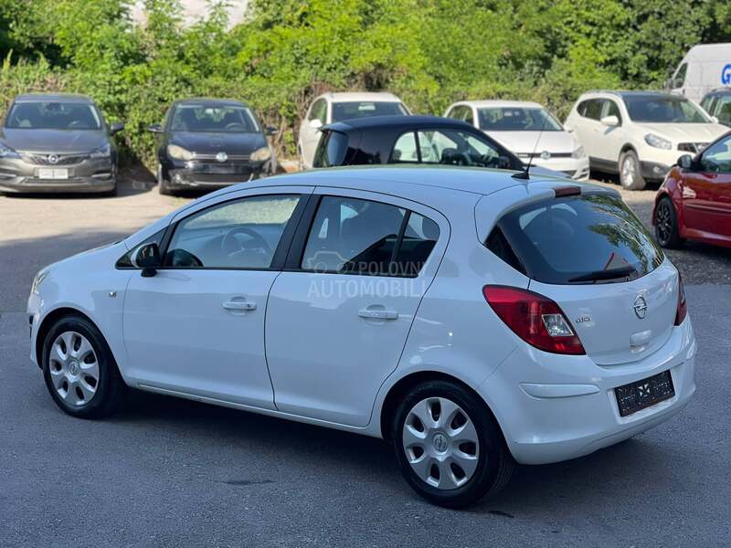 Opel Corsa D N A V I