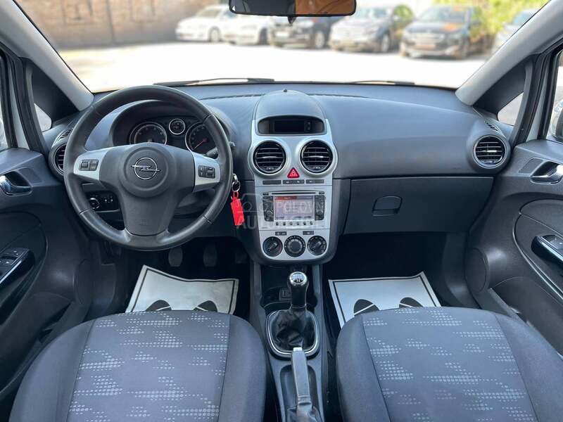 Opel Corsa D N A V I