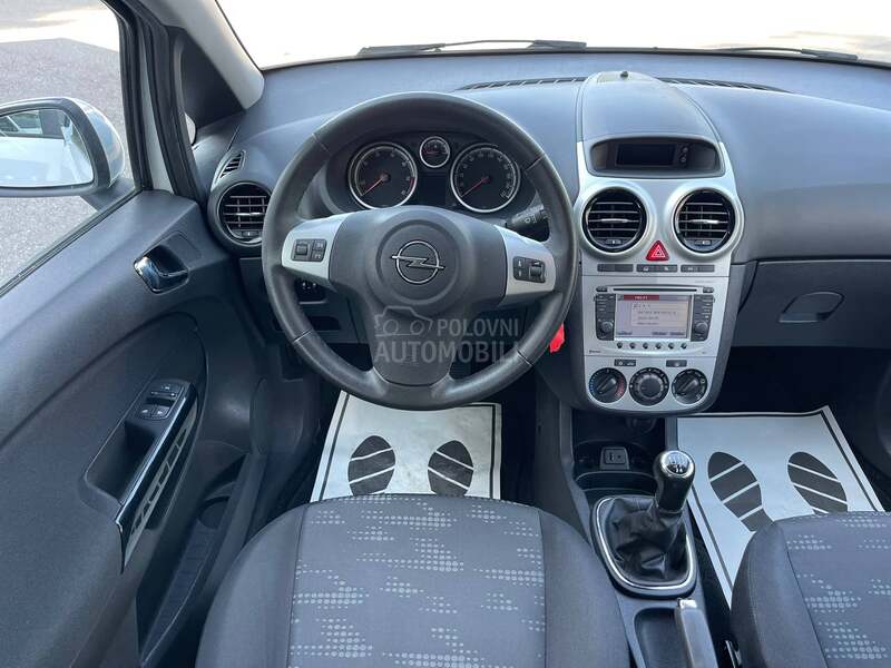 Opel Corsa D N A V I