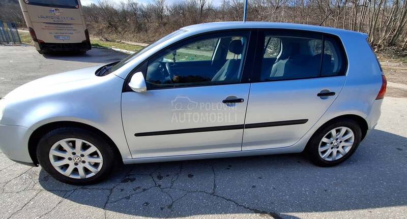 Volkswagen Golf 5 1.6 fsi