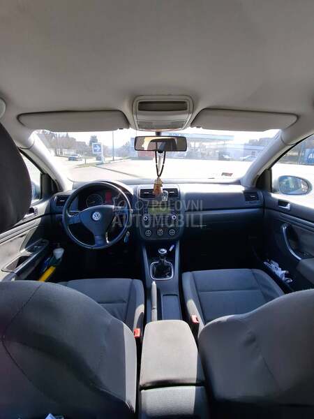 Volkswagen Golf 5 1.6 fsi