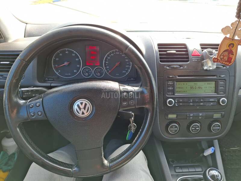 Volkswagen Golf 5 1.6 fsi