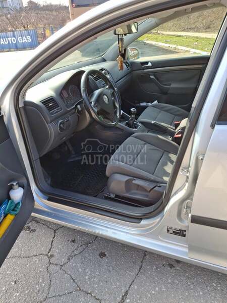 Volkswagen Golf 5 1.6 fsi