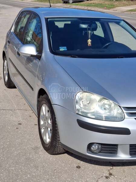 Volkswagen Golf 5 1.6 fsi