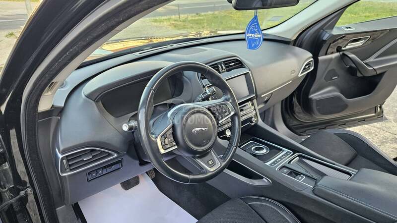Jaguar F pace 2.0D R DINAMIK