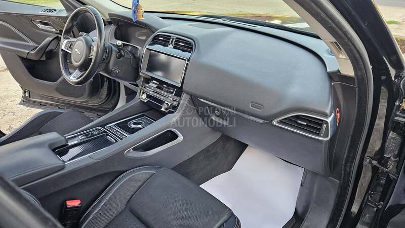 Jaguar F pace 2.0D R DINAMIK