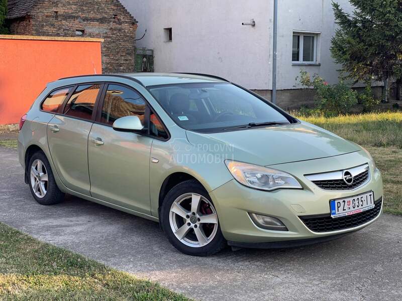 Opel Astra J 1.3 CDTI NOVA