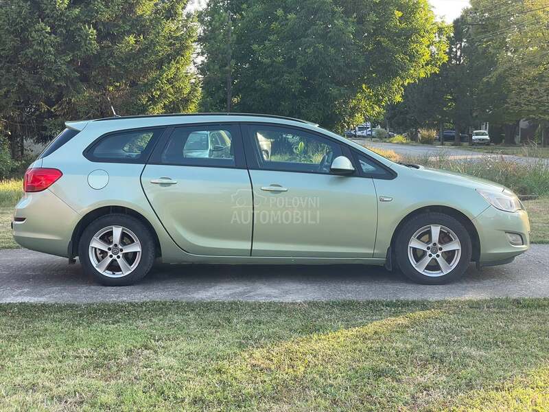 Opel Astra J 1.3 CDTI NOVA