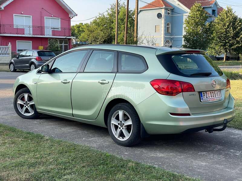 Opel Astra J 1.3 CDTI NOVA