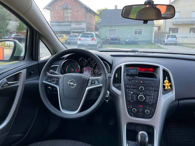 Opel Astra J 1.3 CDTI NOVA