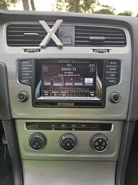 Volkswagen Golf 7 1.6 TDI BLUEMOTION