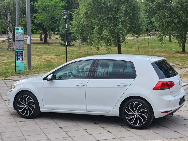Volkswagen Golf 7 1.6 TDI BLUEMOTION