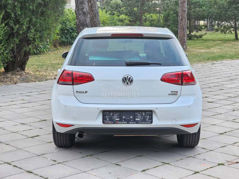 Volkswagen Golf 7 1.6 TDI BLUEMOTION