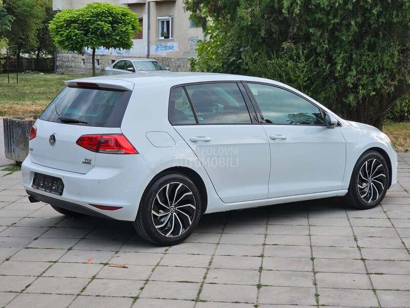 Volkswagen Golf 7 1.6 TDI BLUEMOTION