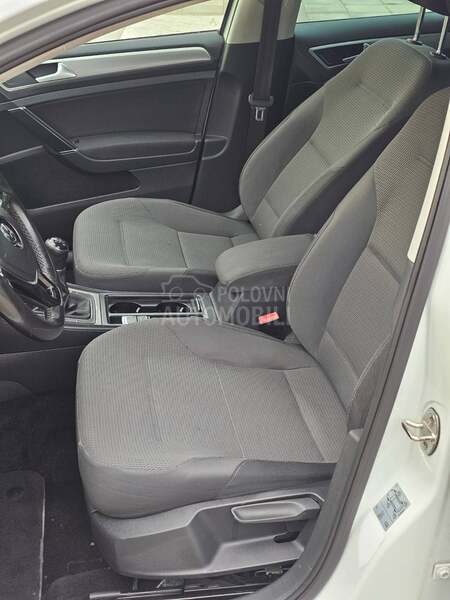 Volkswagen Golf 7 1.6 TDI BLUEMOTION