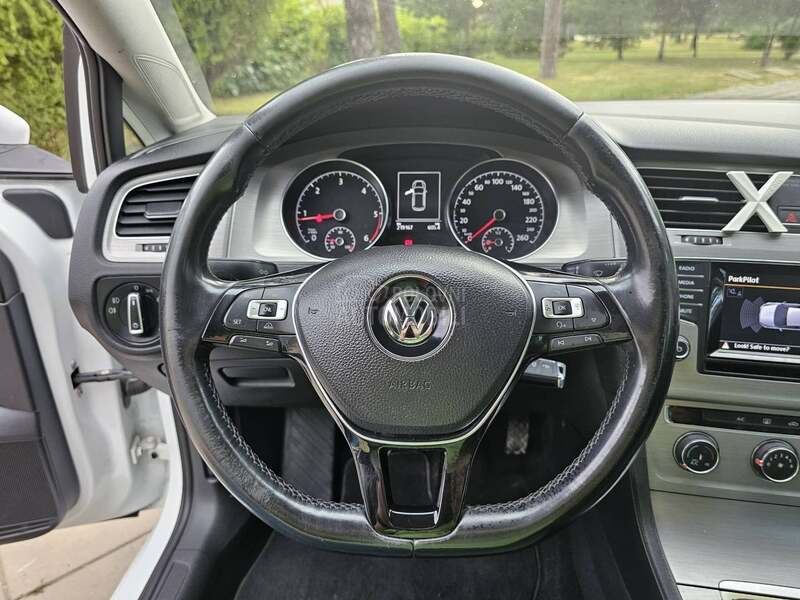 Volkswagen Golf 7 1.6 TDI BLUEMOTION