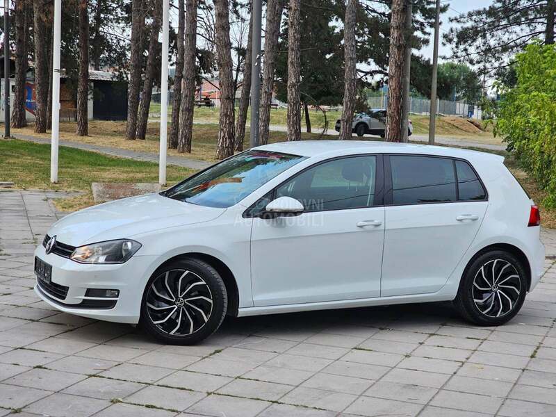 Volkswagen Golf 7 1.6 TDI BLUEMOTION