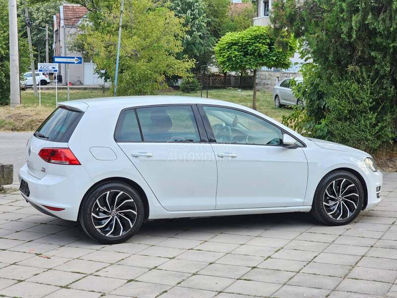 Volkswagen Golf 7 1.6 TDI BLUEMOTION