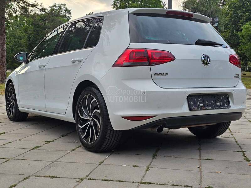 Volkswagen Golf 7 1.6 TDI BLUEMOTION