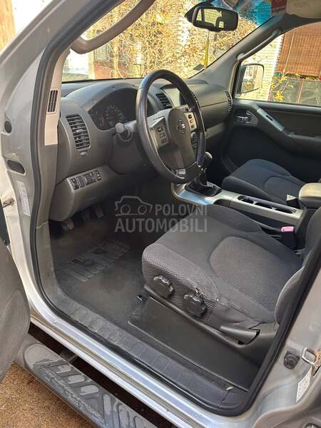 Nissan Navara 2.5