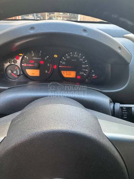 Nissan Navara 2.5