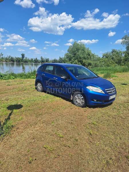 Honda FR-V 
