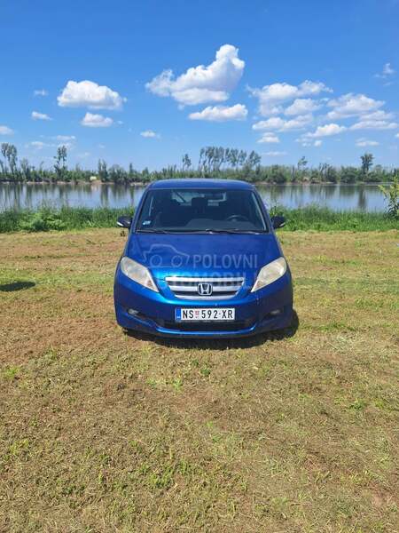 Honda FR-V 