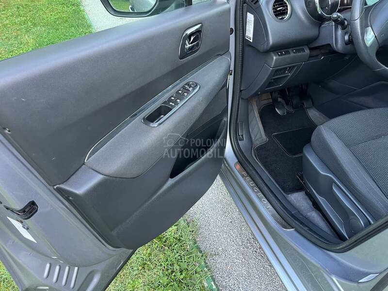 Peugeot 5008 1.6hdi