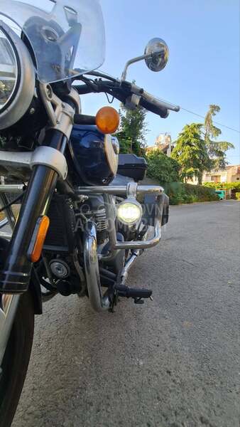 Royal Enfield SUPER METEOR 650