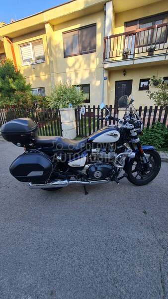 Royal Enfield SUPER METEOR 650