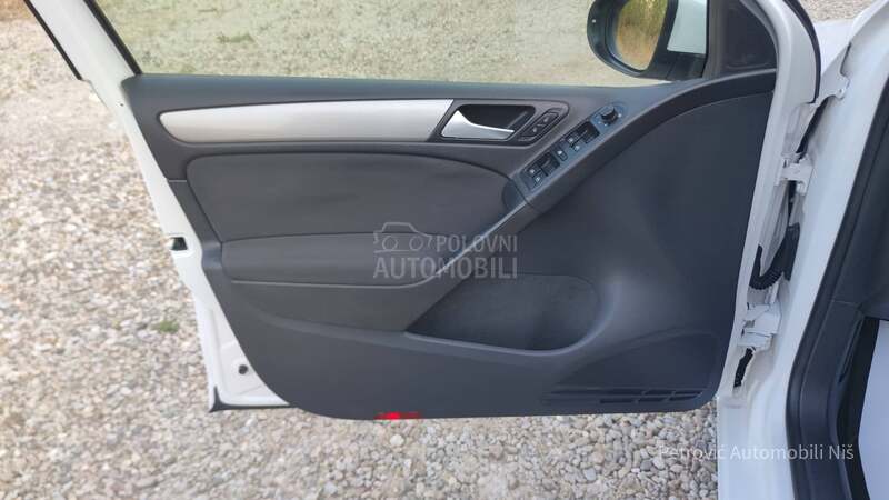 Volkswagen Golf 6 1.6 TDi /BLUEMOTION/