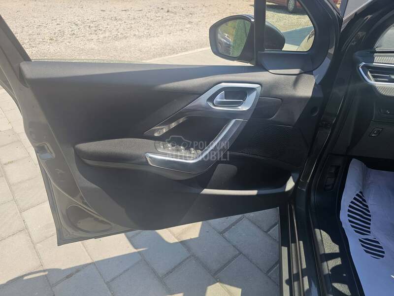 Peugeot 2008 1.2 ATM