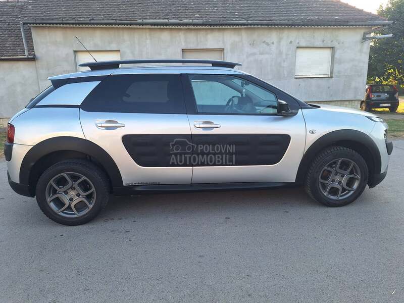 Citroen C4 Cactus 1.2 b NAAVIGACIJA