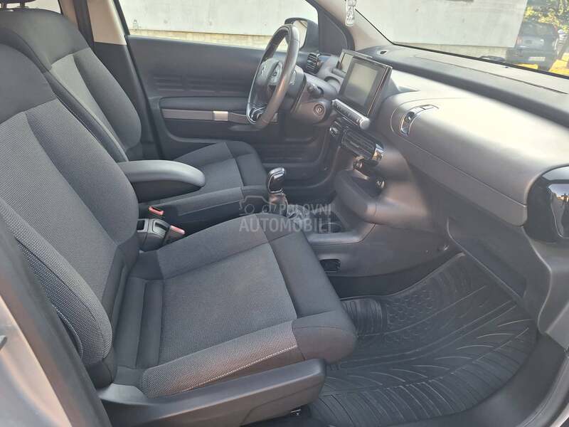 Citroen C4 Cactus 1.2 b NAAVIGACIJA
