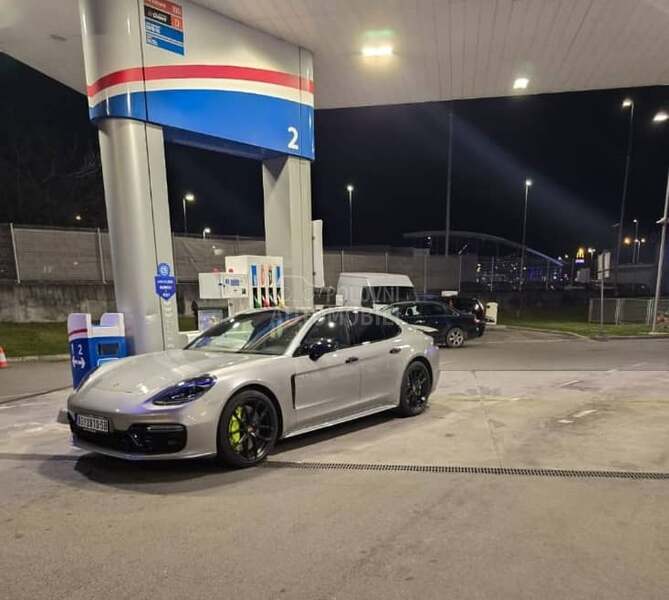 Porsche Panamera 4.0 V8 Turbo S