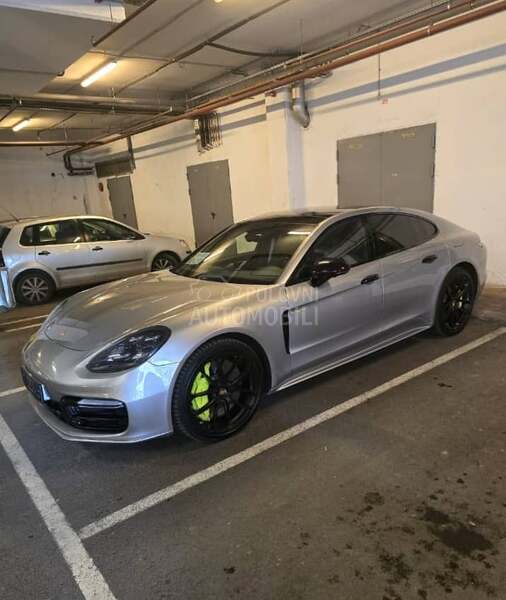 Porsche Panamera 4.0 V8 Turbo S